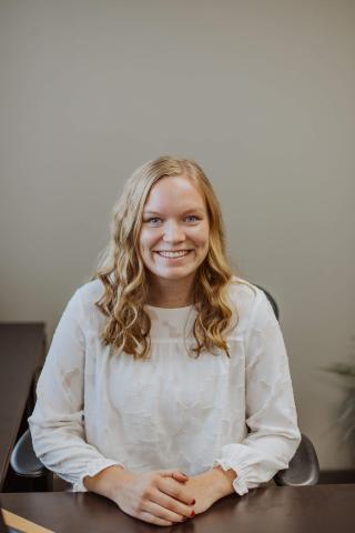 Anna Carlson headshot